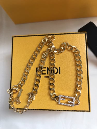 شوكر من فندي