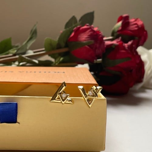 أقراط من لويس فيتون