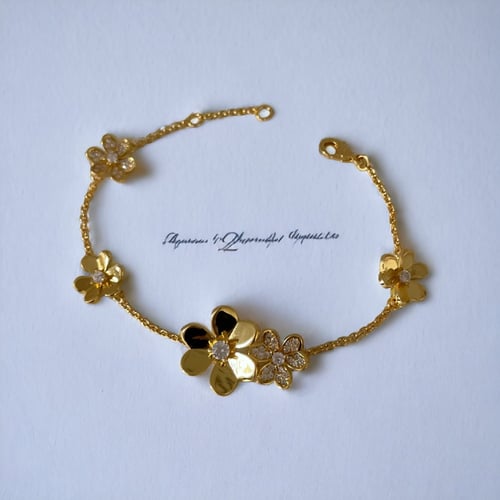 اسوارة فريفول ذهبيه من فان كليف