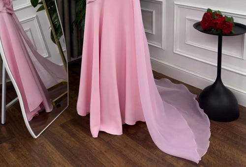 فستان وردة الجوري