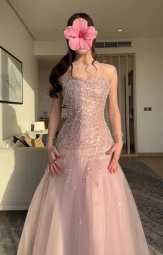 فستان كارميلا
