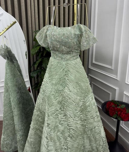 فستان نجمة السهرة