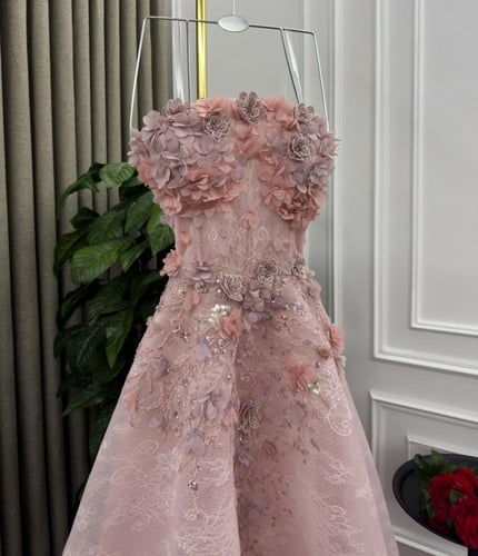 فستان زهرة النبلاء