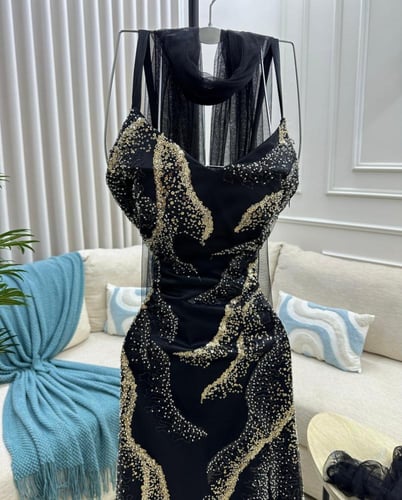 فستان لمعة ذهبية