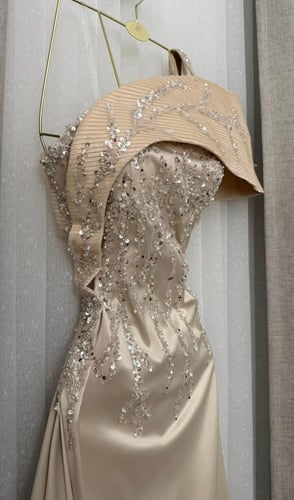 فستان سهرة ملكي أوف شولدر بتطريز راقي ولمسة فخامة