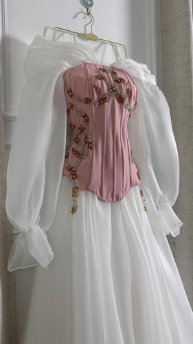 فستان ميدي أورجنزا بكورسيه باربي مطرز