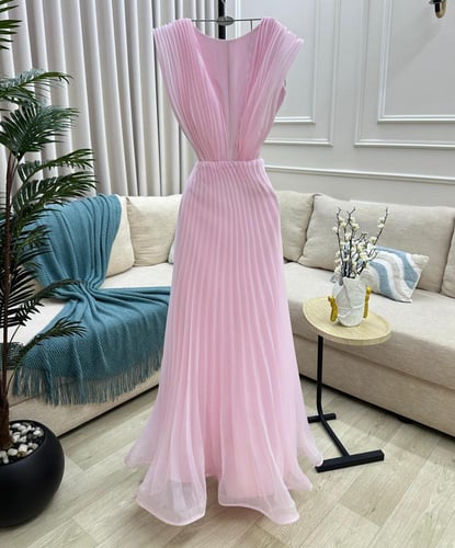 فستان عطر الورد