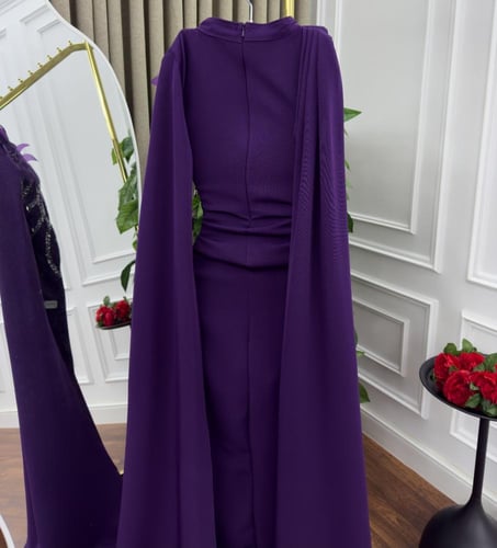 فستان أجنحة البنفسج