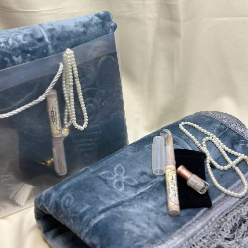 هدية سجادة ومسبحة