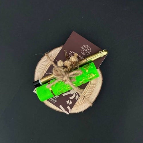 توزيعات يوم التاسيس بقاعدة خشبية