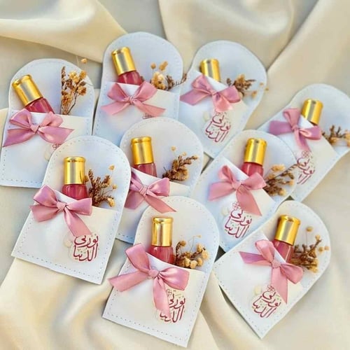 توزيعات مواليد بنات- توزيعات جلد ومسك فاخر 12 حبة