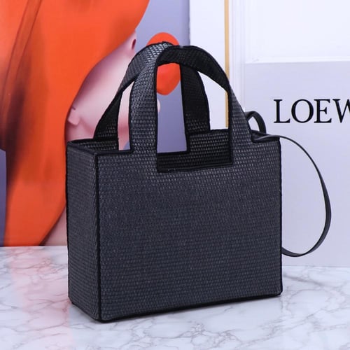 شنطه صيف loewe