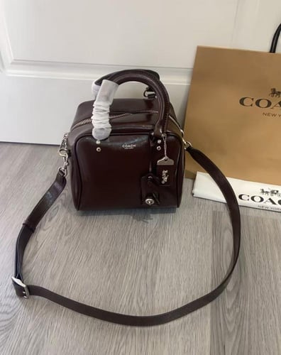 شنطه COACH
