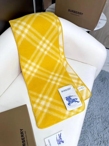 سكارف بيربري