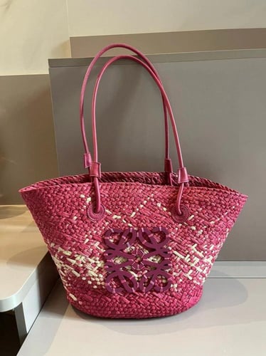 شنطه صيف loewe