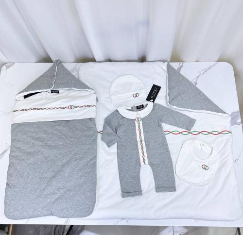 طقم مواليد gucci