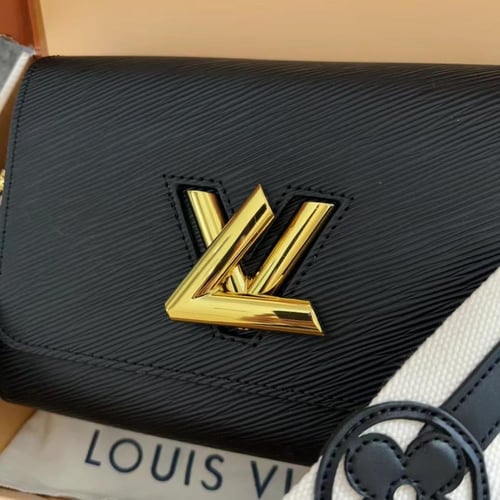 شنط لويس فيتون