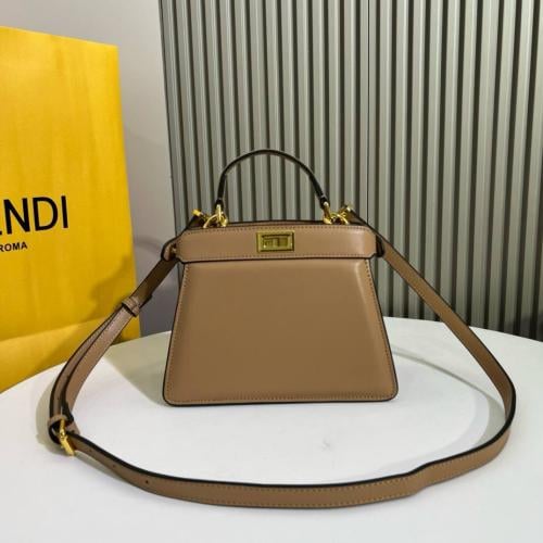 شنطه findi