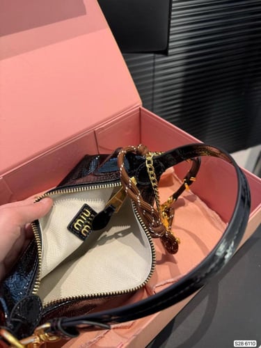 شنطه miu miu