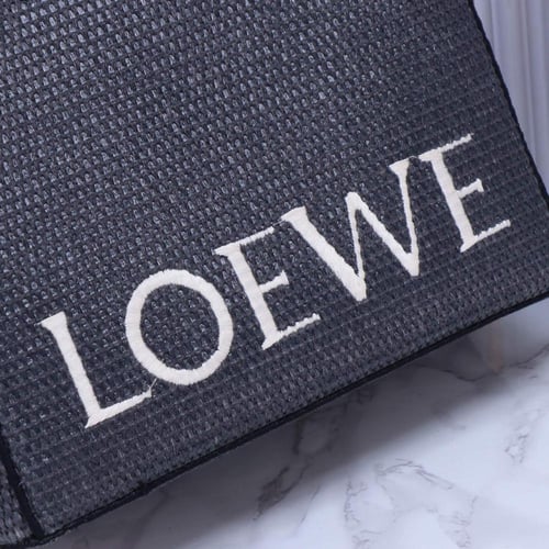 شنطه صيف loewe