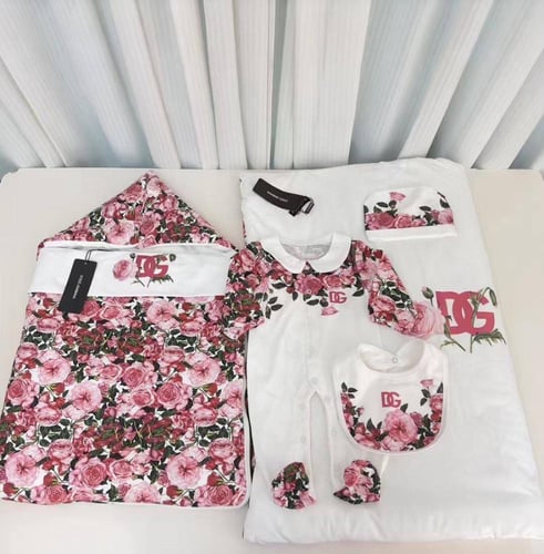 اطقم مواليد D&G