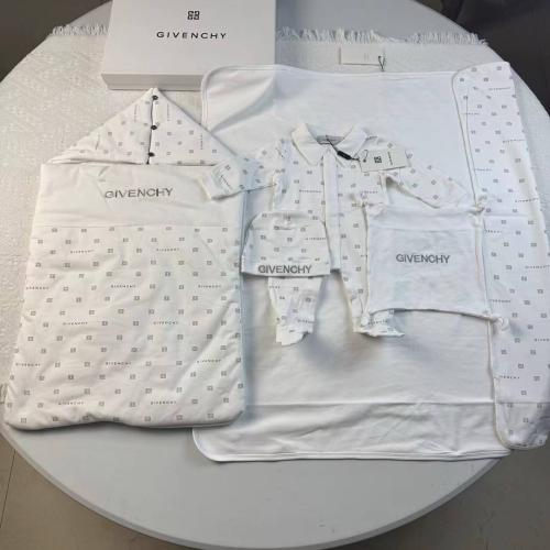 طقم مواليد جيفنشي