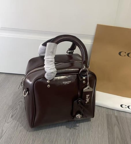 شنطه COACH