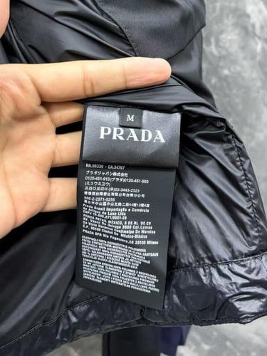 جاكيت برادا