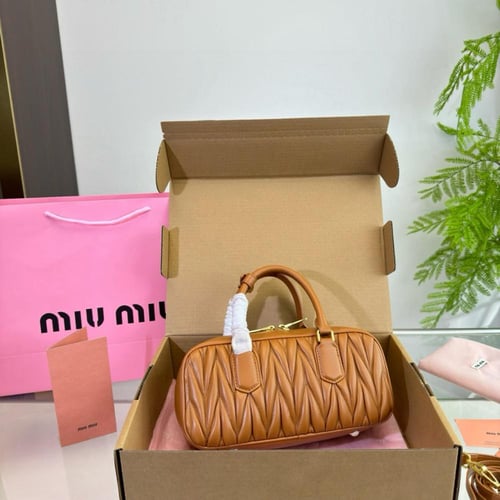شنطه miu miu