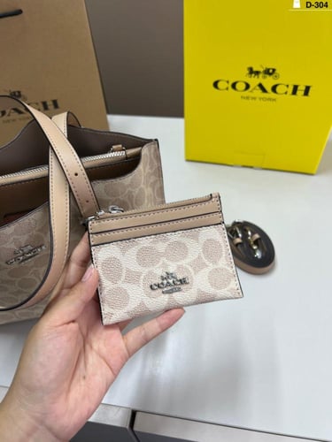 شنطه COACH