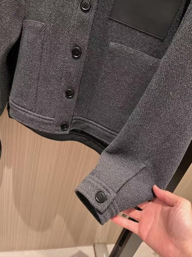 جاكيت لويفي