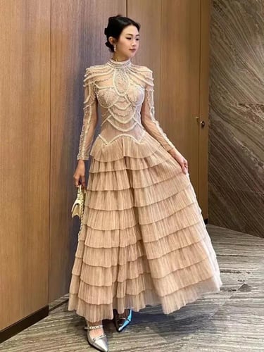 فستان اللؤلؤ