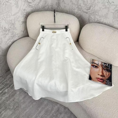 تنورة فالنتينيو