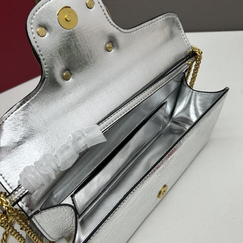 شنطة فالنتنيو