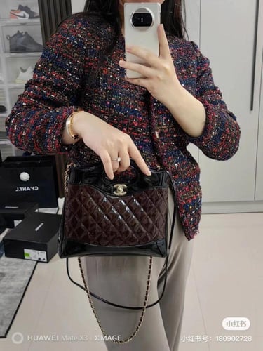 شنطه شانيل ..زهور الدوسري