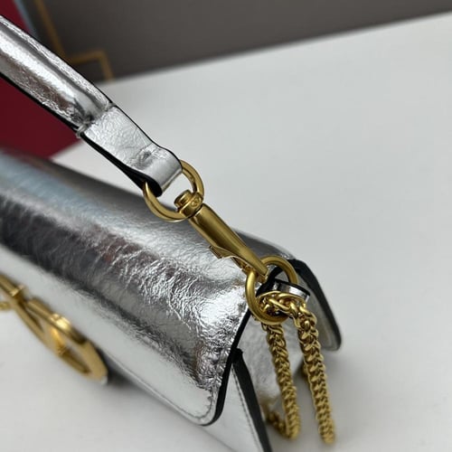 شنطة فالنتنيو