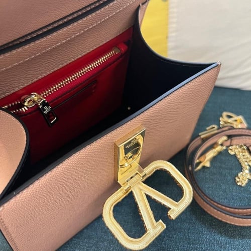 شنطه فالنتينيو