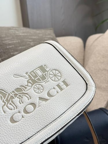 شنطه coach