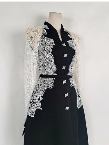 فستان دانتيل