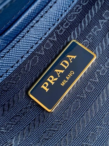 شنطه prada