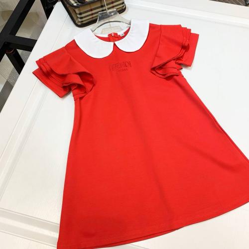 فستان فيندي