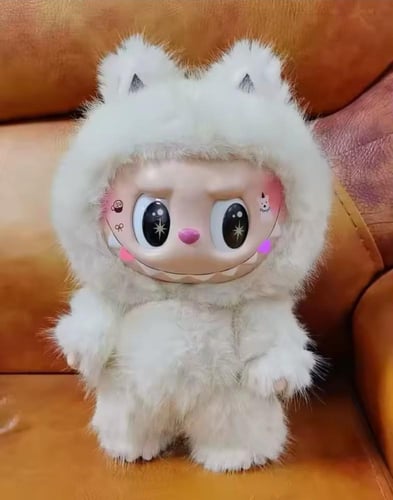 دمية labubu