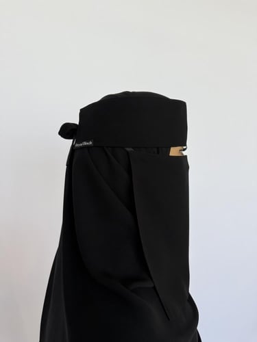 نقاب اسلامي أسود ملكي طويل مايل