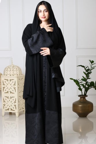 عباية كريب ملكي مع جاكار نص كلوش