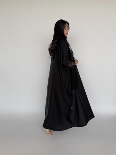 عباية حرير ملكي نص بشت