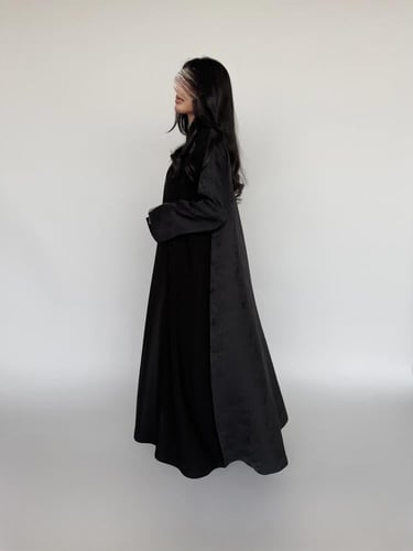 عباية كريب ملكي كوري نص كلوش