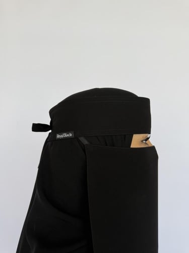 نقاب مطاط قصير مائل