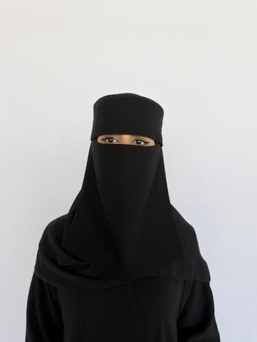 نقاب إسلامي مطاط مخفي