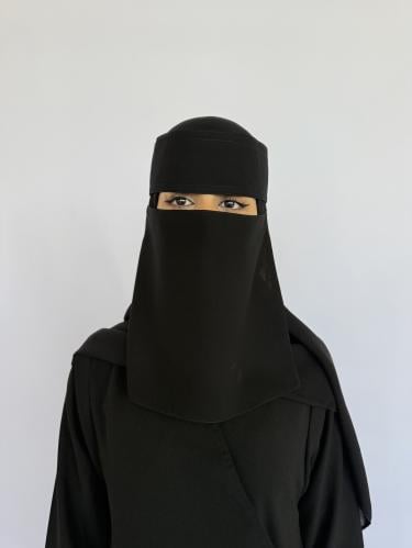 نقاب مطاط طويل مائل