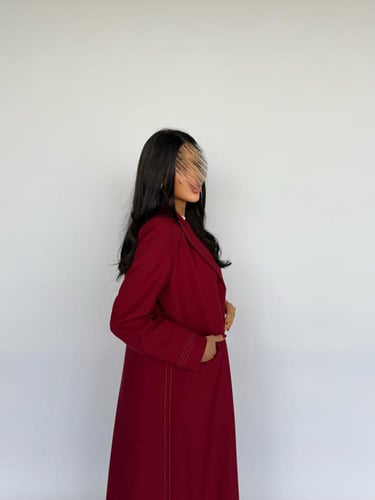 عباية بليزر عنابي كتان كوري